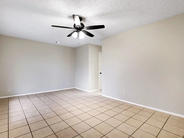8138 Raritan St — Photo 16