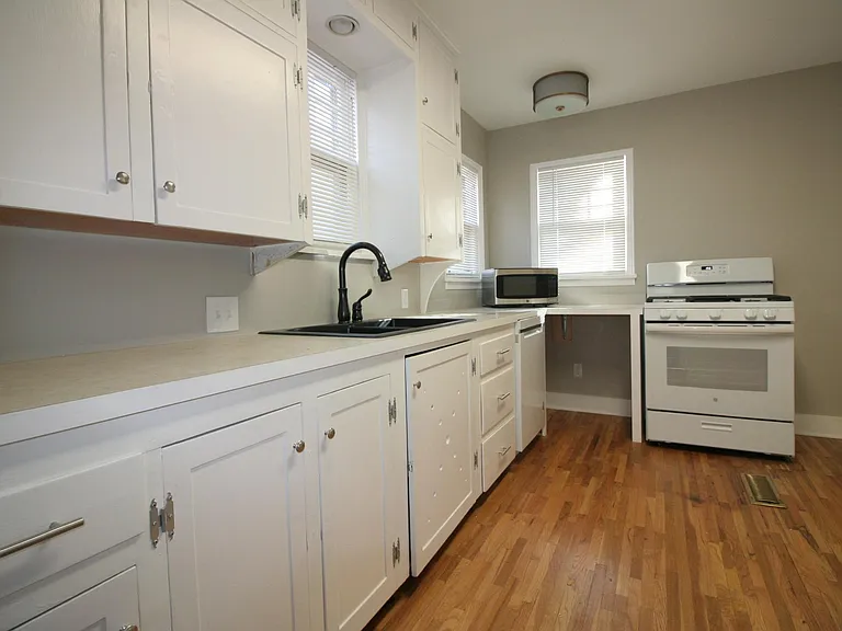 1411 W Murdock St — Photo 7