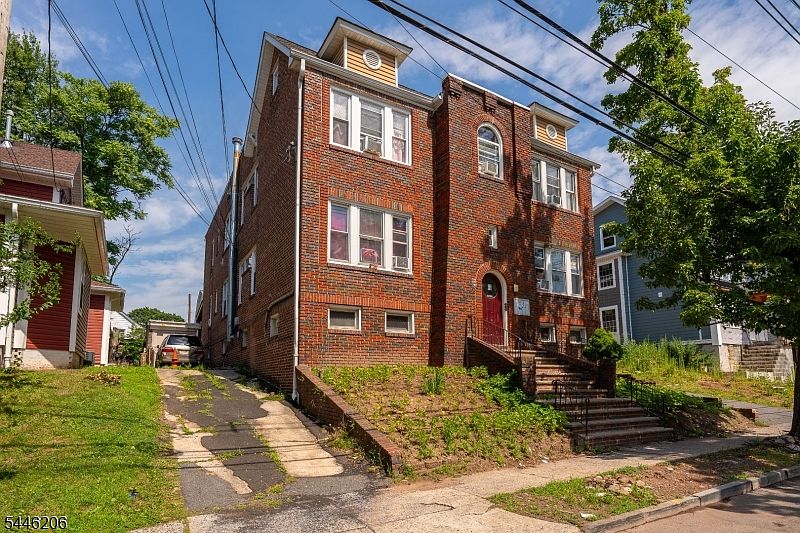 1st image of 77 40Th St