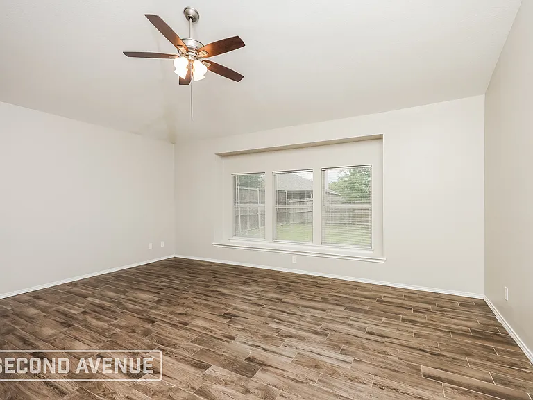 100 Clark Dr — Photo 11