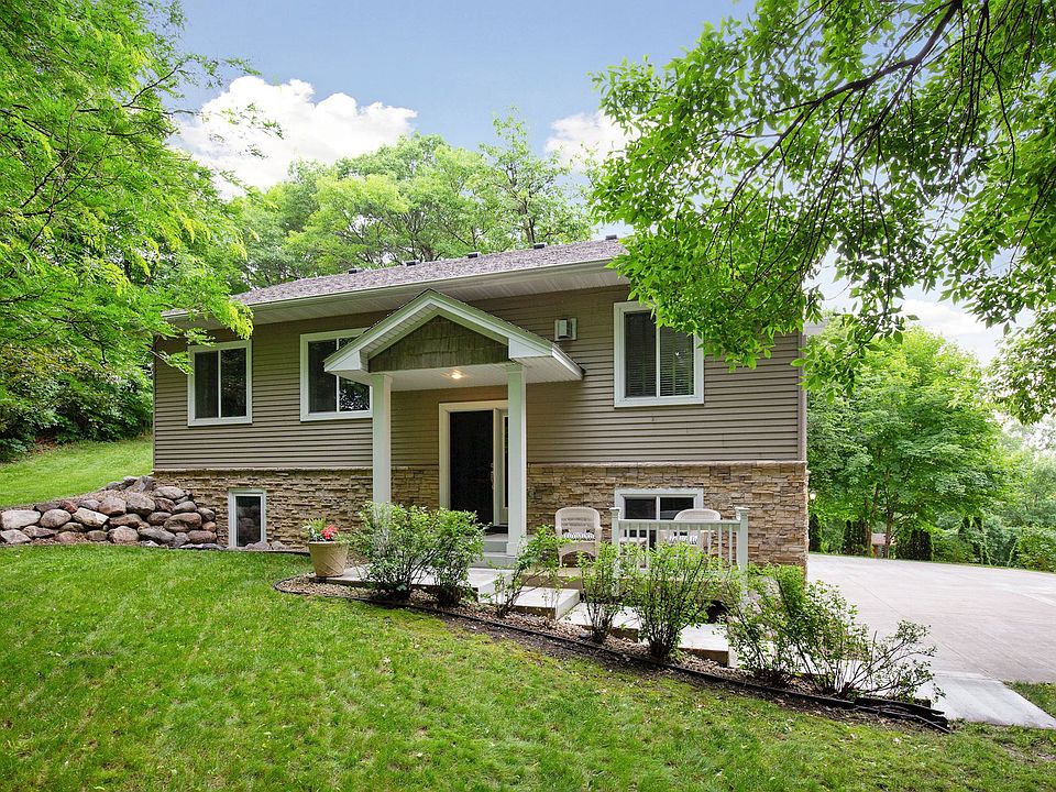 1st image of 8557 Woodlawn Dr