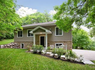 8557 Woodlawn Dr, Rockford, MN 55373