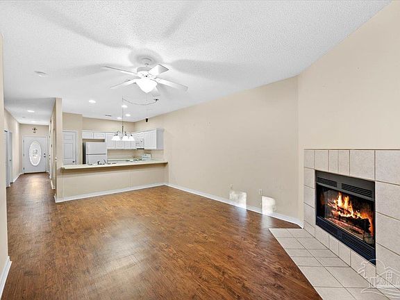 4th image of 2811 E Johnson Ave #B