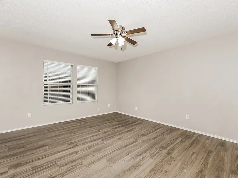 706 Langford Dr — Photo 9