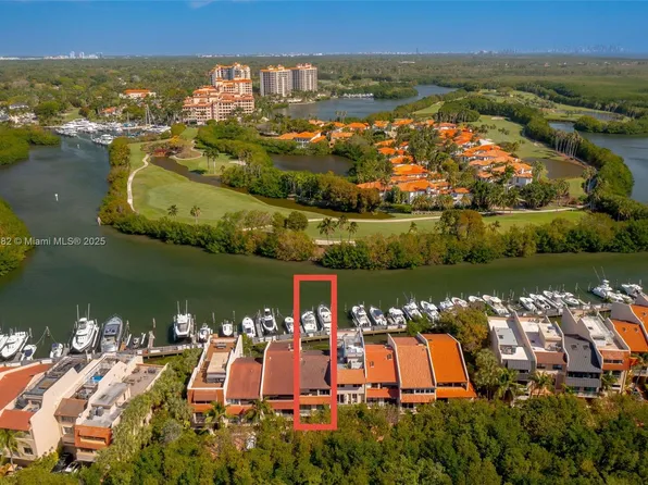 6008 Paradise Point Dr #6008, Miami, FL 33157