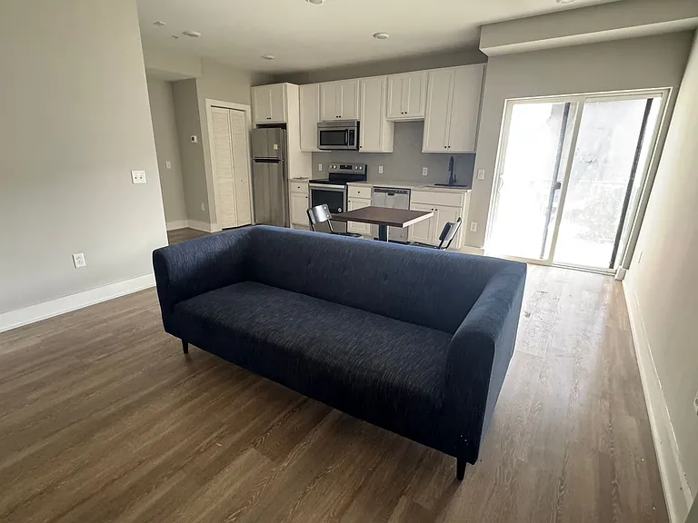 1310 N Broad St — Photo 32