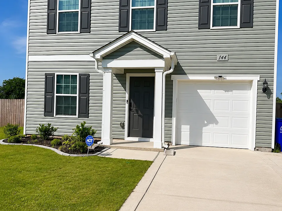 144 Hornet Dr