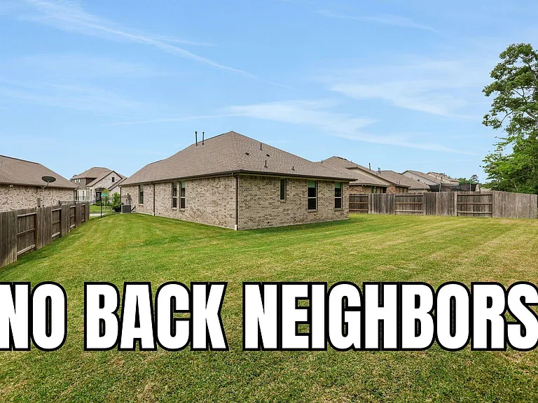 4933 Chester Lake Ln — Photo 3