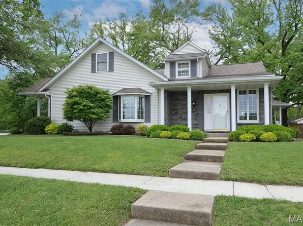 1311 Franklin St, Carlyle, IL 62231