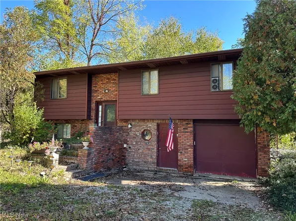 7887 Lake Rd, Chippewa Lake, OH 44215