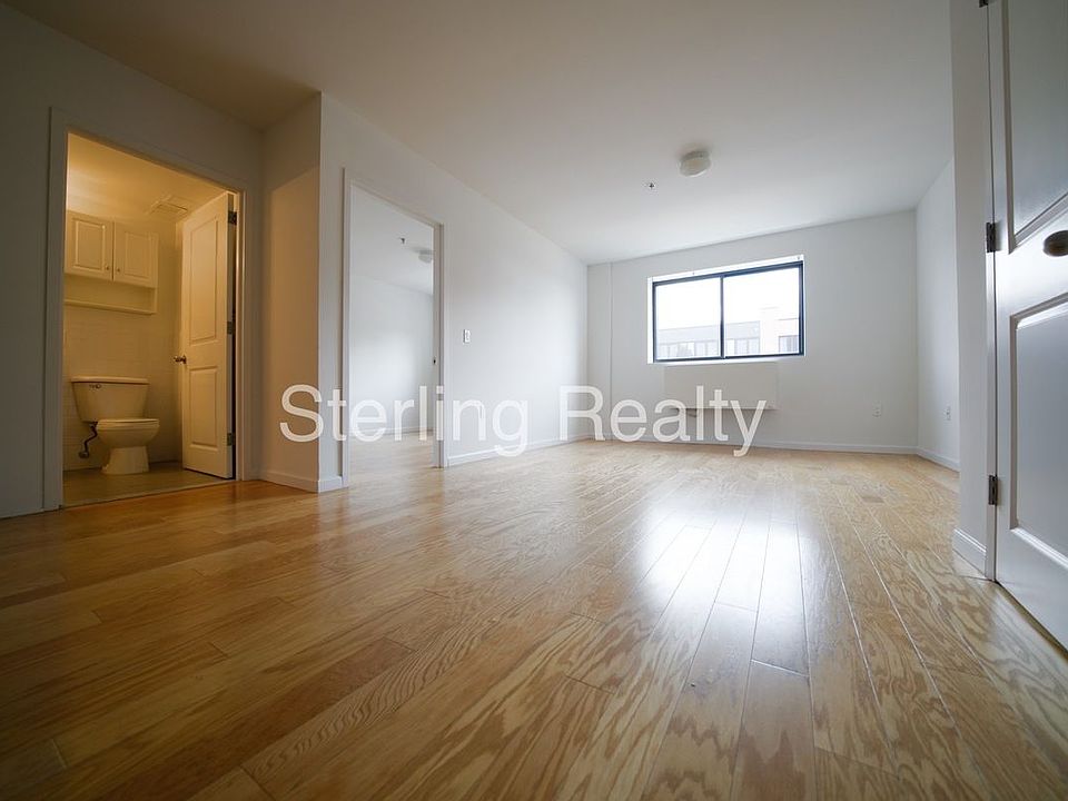 1st image of 3132 31st St APT 2