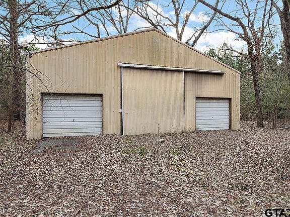 3rd image of 1409 County Road 2326