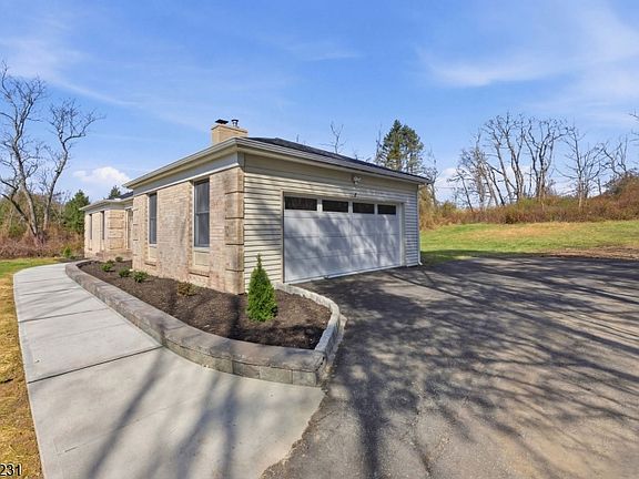 5th image of 193 Bryans Rd