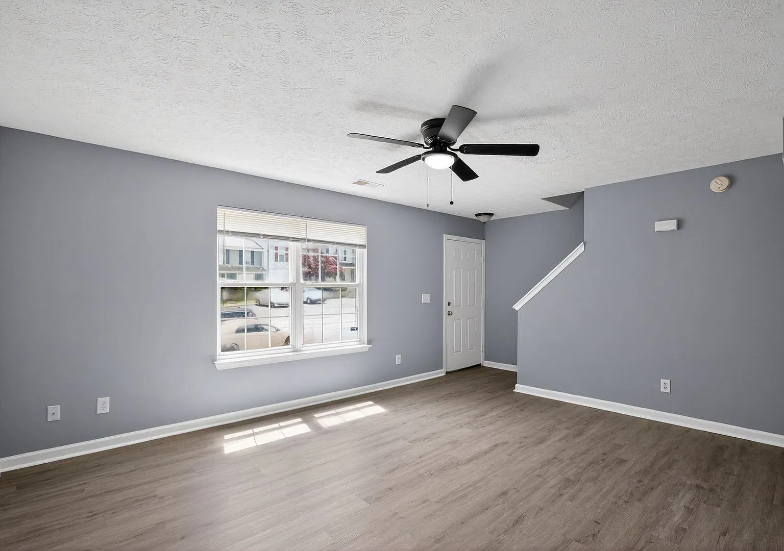 3 Bedroom Townhouse King George — Photo 2
