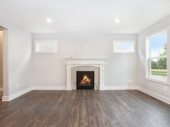 3rd image of 6479 Green Ash Dr