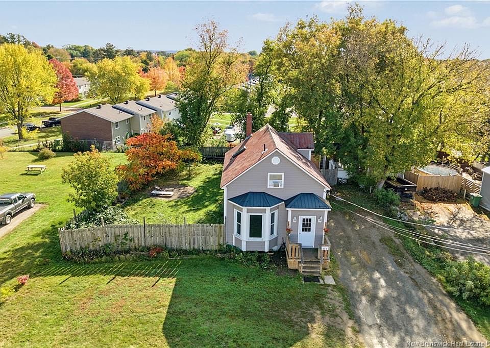 1st image of 272 Hughes St