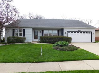 805 Waverly Dr, Elgin, IL 60120
