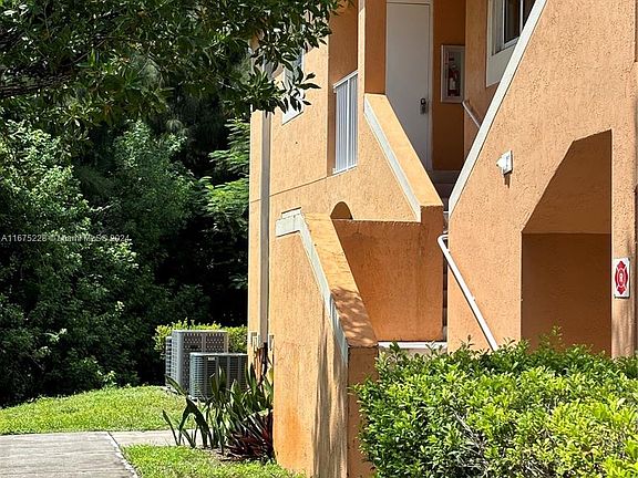 4th image of 6976 SW 39th St APT G201