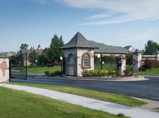 2118 Chateau Pl, Raymore, MO 64083