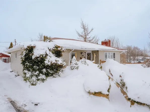 258 Elizabeth Drive, Gander, NL A1V1J4