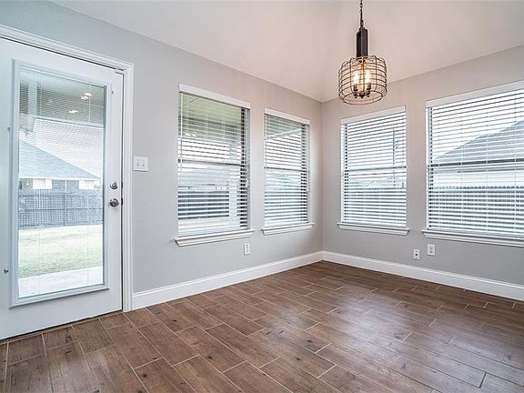 4th image of 144 Price Cir