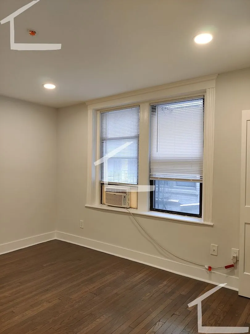 2 Bed in Fenway - 10 Mins to Lansdowne — Photo 2