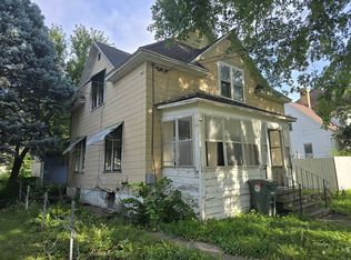 908 W 3rd St, Waterloo, IA 50701