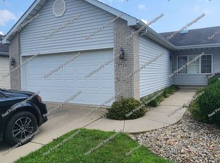 1719 Chestnut Dr, Crown Point, IN 46307