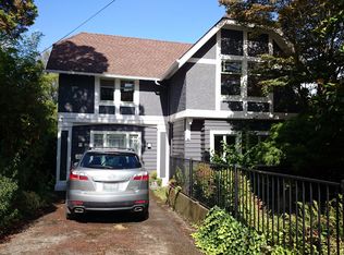 2206 E Crescent Dr, Seattle, WA 98112