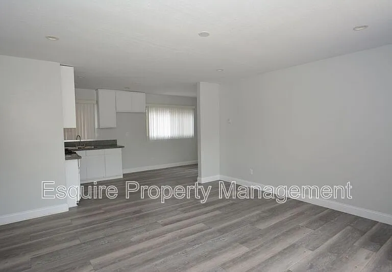 128 E B St #2 — Photo 2