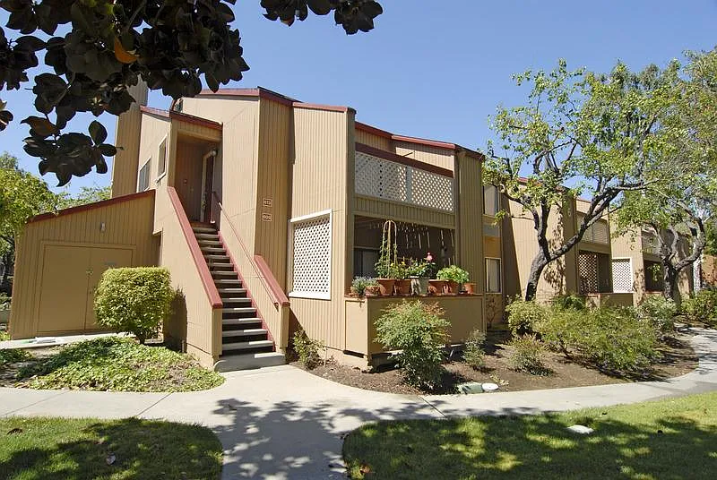 Building Photo 5