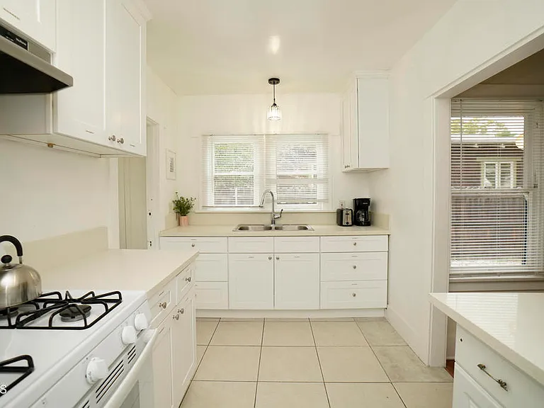 45 N Meridith Ave — Photo 9