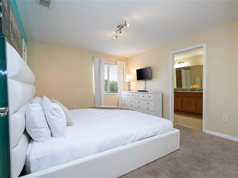 4908 Clock Tower Dr — Photo 40
