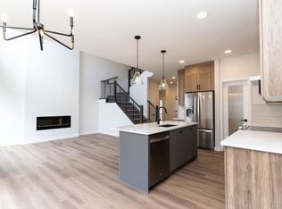 3026 Dixon Ld SW, Edmonton, AB