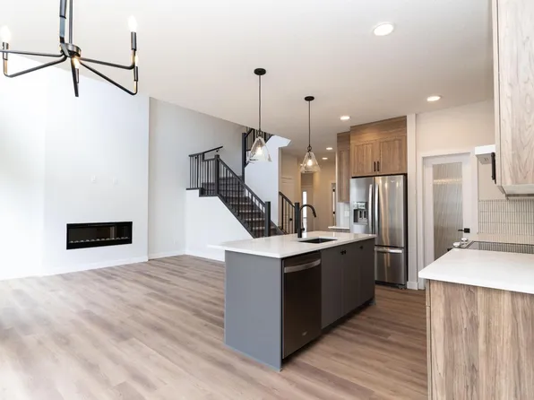 3026 Dixon Ld SW, Edmonton, AB T6W 5L1