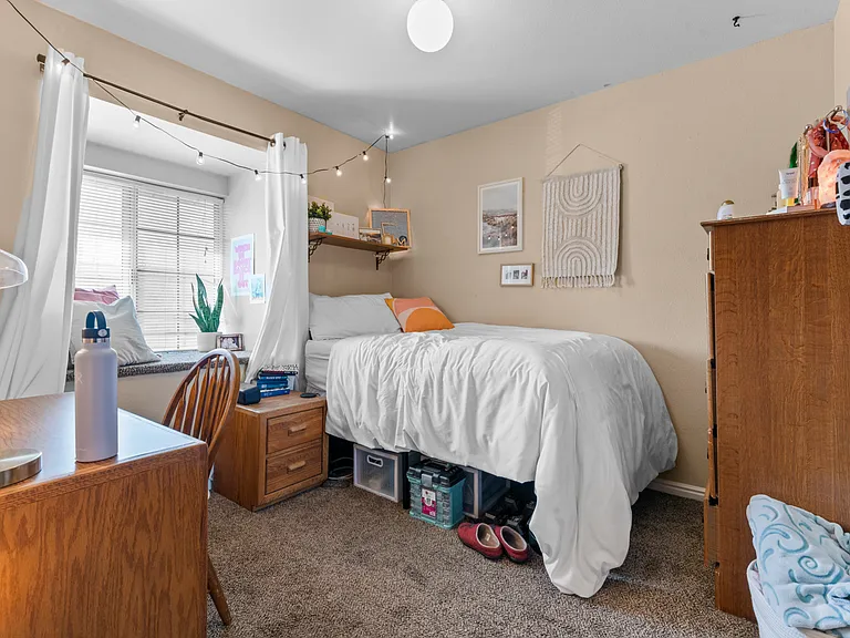 642 N 200 E #104 — Photo 9