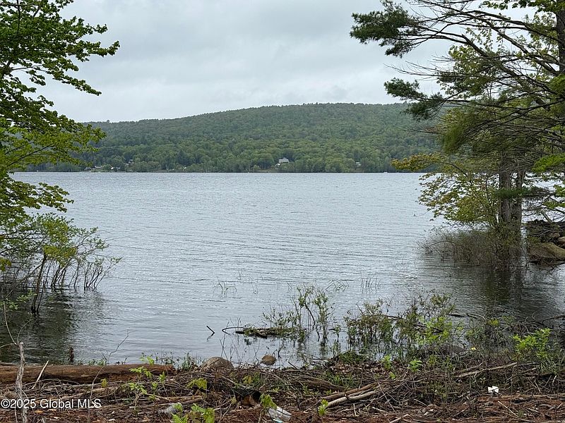 3rd image of 1569 S Shore Road