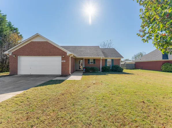 290 Stone Hill Dr, Huntsville, AL 35811