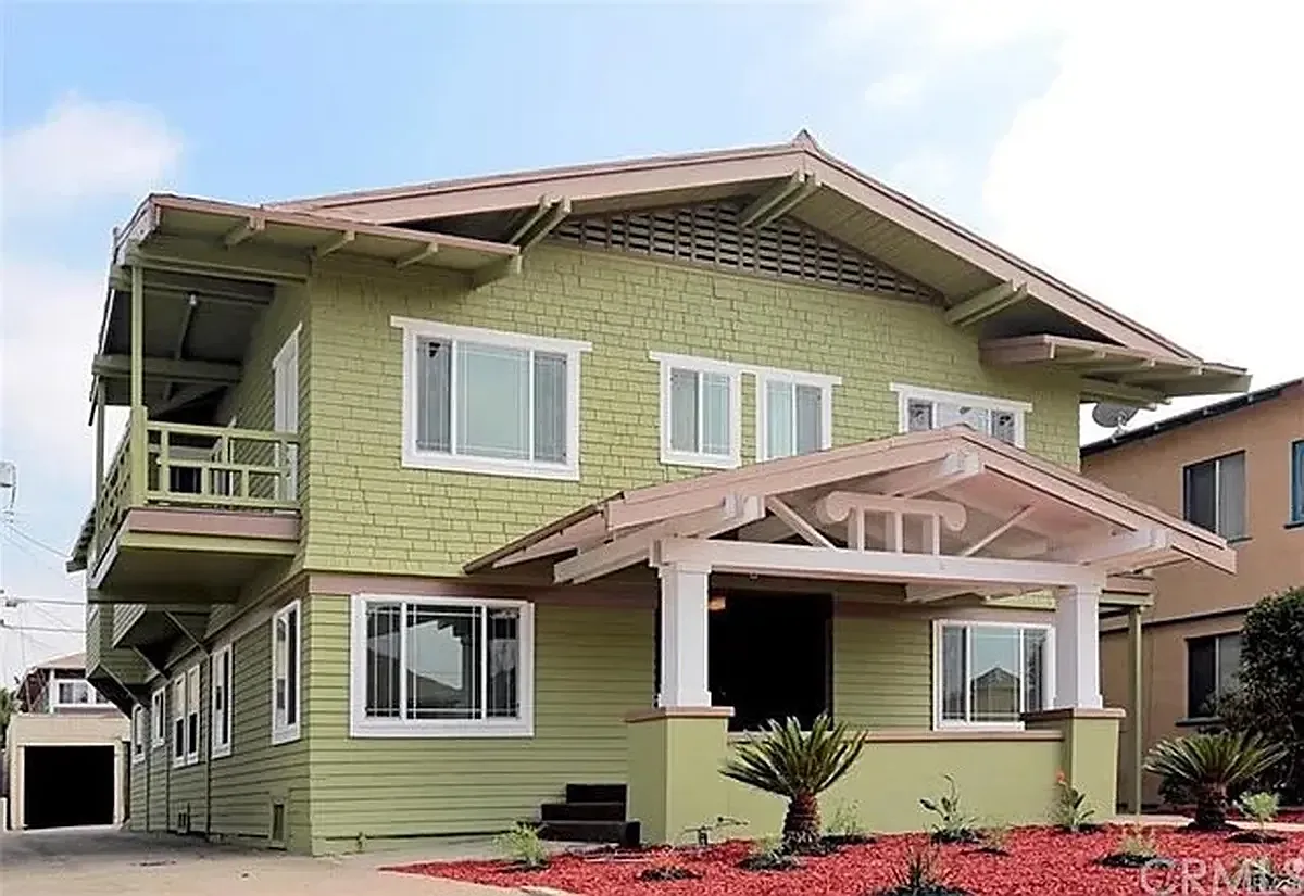 2 bed, $1,386 — Photo 1