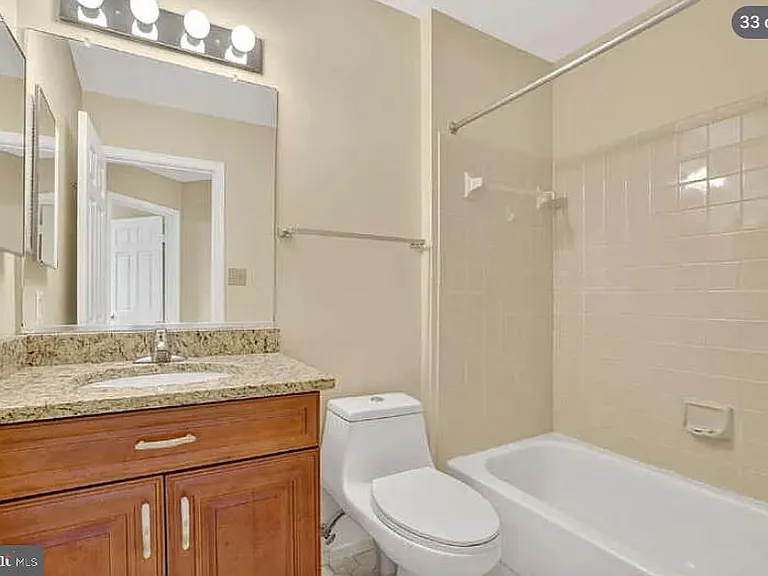 7427 Salford Ct — Photo 33
