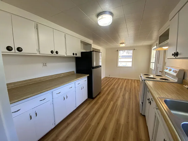 710 W Broccoli St — Photo 13