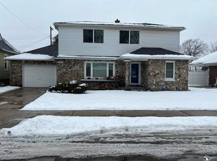 2470 8th St, Wyandotte, MI 48192