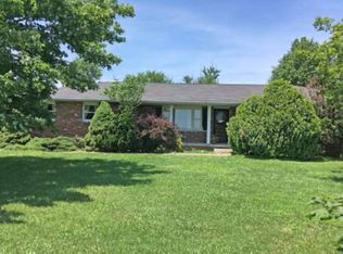 303 S Jones St, Cisne, IL 62823
