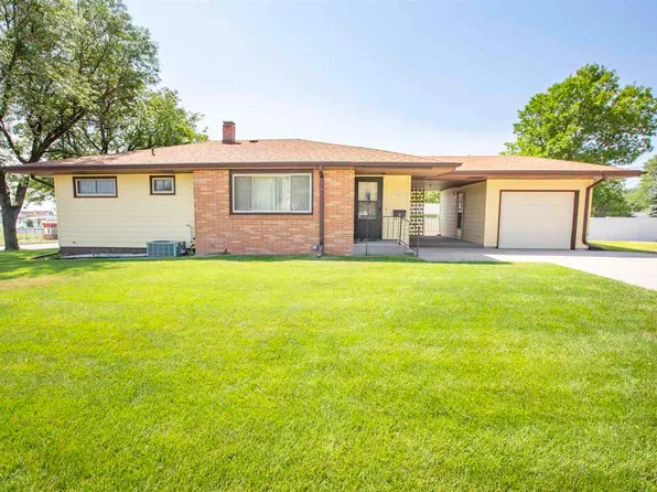 712 W 10th St, McCook, NE 69001