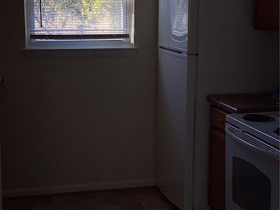 2nd image of 1949 Parkview Ave #A