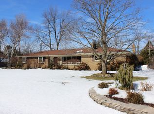 1616 Bracken Rd, Bloomfield Hills, MI 48302