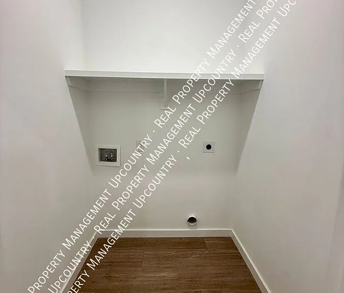 795 Lyman Rd — Photo 15