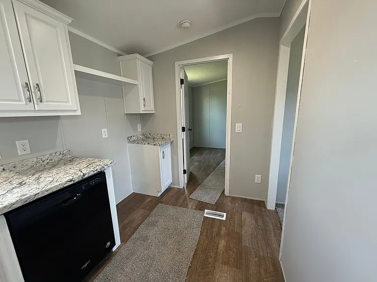 1323 Floyd Ave — Photo 8