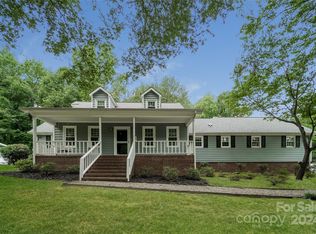 5100 Begonia Dr, Charlotte, NC 28215