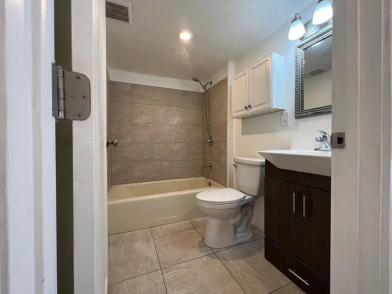 108 E Center St #B2 — Photo 7